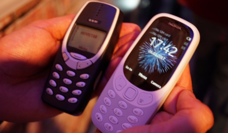 Nokia 3310 side by side comparison mwc 2