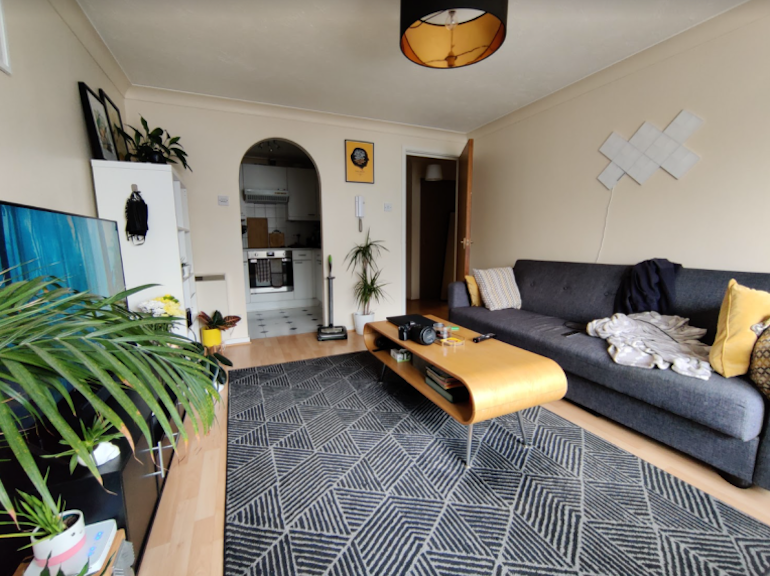OnePlus 8T camera sample living room