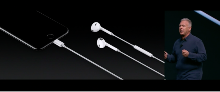 iPhone 7 lighting headphones
