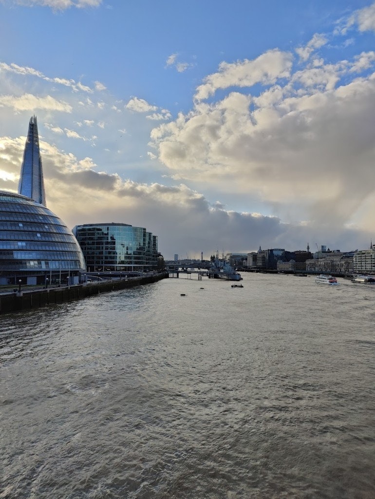 OnePlus 10 Pro camera sample the Thames and the Shard