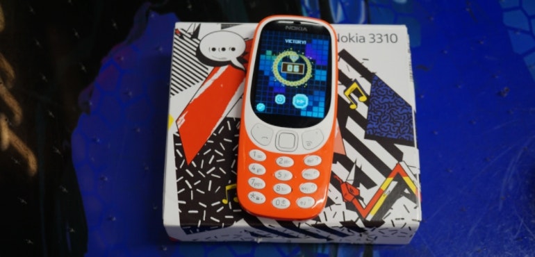 Nokia 3310 unboxing hero size